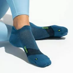 Feetures Merino 10 Cushion Socks - FEET-EM50430 -Accessories Store Online EM55430 3 720x 629fa696 42aa 4d79 9cd4 2ee560aa2955