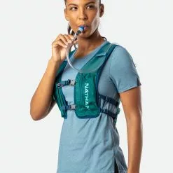 Nathan QuickStart 2.0 4 Liter Hydration Pack - NS30270-50049 11 Nathan QuickStart 2.0 4 Liter Hydration Pack - NS30270-50049 -Accessories Store Online NS30270 50049 QuickStart2 4L onBody 5