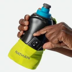 Nathan QuickSqueeze Lite 18 Oz. Handheld - NS40120-50017 -Accessories Store Online NS40120 50017 18oz QuickSqueezeLite18 onBody 3