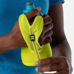 Nathan QuickSqueeze Lite 18 Oz. Handheld - NS40120-50017 -Accessories Store Online NS40120 50017 18oz QuickSqueezeLite18 onBody 4