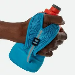 Nathan QuickSqueeze Lite 18 Oz Handheld Bottle - NS40120-60021 10 Nathan QuickSqueeze Lite 18 Oz Handheld Bottle - NS40120-60021 -Accessories Store Online NS40120 60021 18oz QuickSqueezeLite18 onBody 2