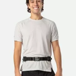Nathan TrailMix Plus Insulated Hydration Belt - NS4643-00108 9 Nathan TrailMix Plus Insulated Hydration Belt - NS4643-00108 -Accessories Store Online NS4643 00108 TrailMixPlusInsulated onBody 1