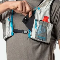 Nathan VaporAir 2.0 7 Liter Hydration Pack - NS4732-60047 -Accessories Store Online NS4732 60047 VaporAir7L 2 onBody 4