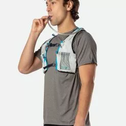 Nathan VaporAir 2.0 7 Liter Hydration Pack - NS4732-60047 -Accessories Store Online NS4732 60047 VaporAir7L 2 onBody 6 738d16cb d66b 465f b91b afb020ec0e02