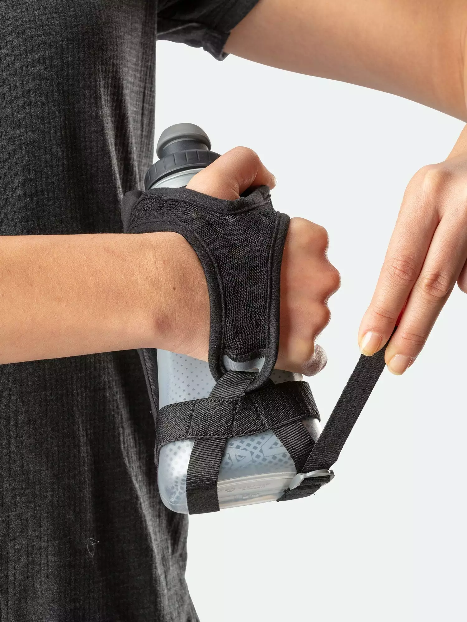 Nathan QuickSqueeze 12 Oz. Insulated Handheld - NS70300-00108 7 Nathan QuickSqueeze 12 Oz. Insulated Handheld - NS70300-00108 - Image 5